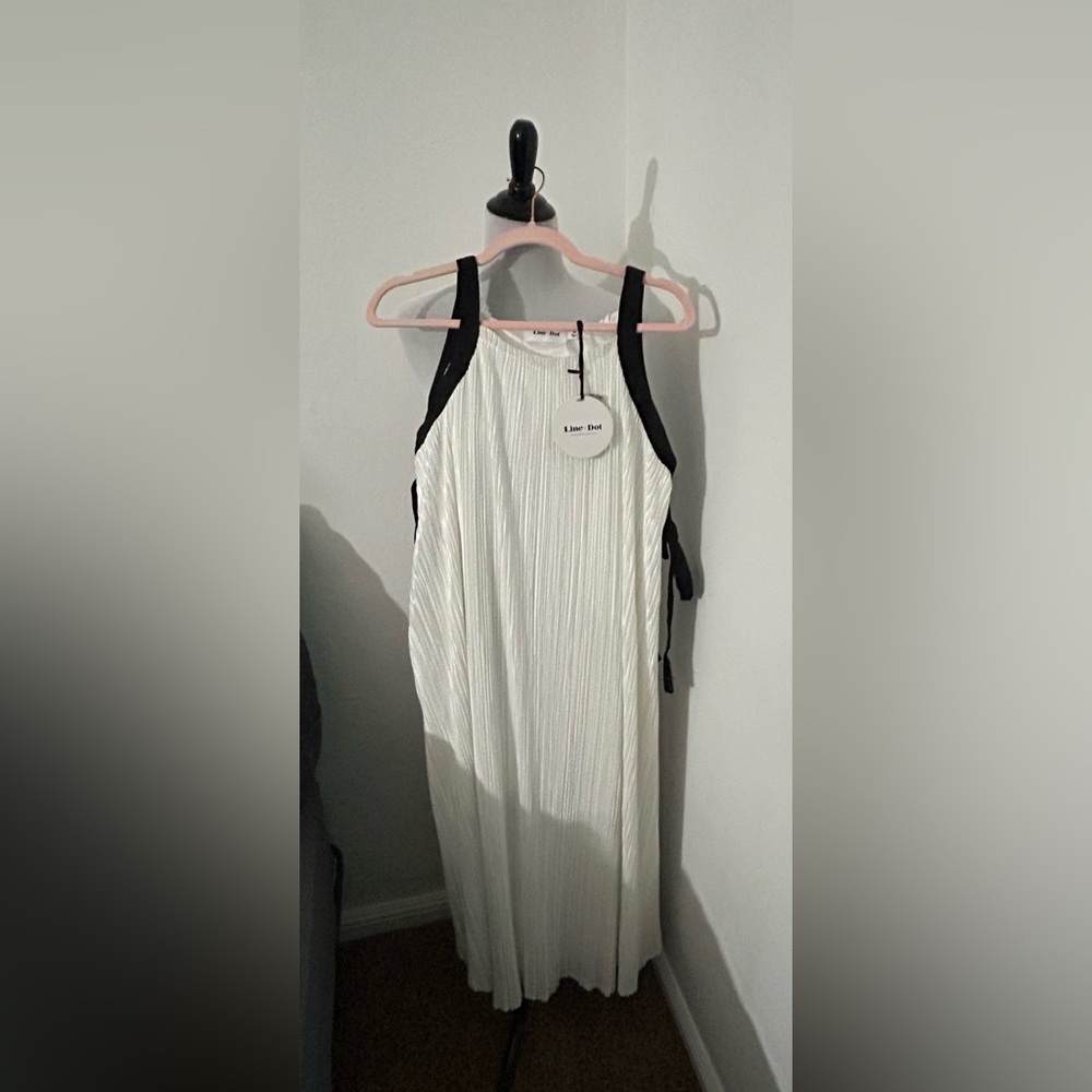 Line & Dot Dress with ribbon ties and pleats NWT - Picture 2 of 7